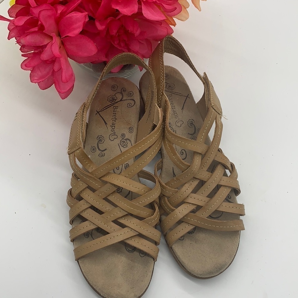 Baretraps tan leather sandals Sz 7.5. MCS0782